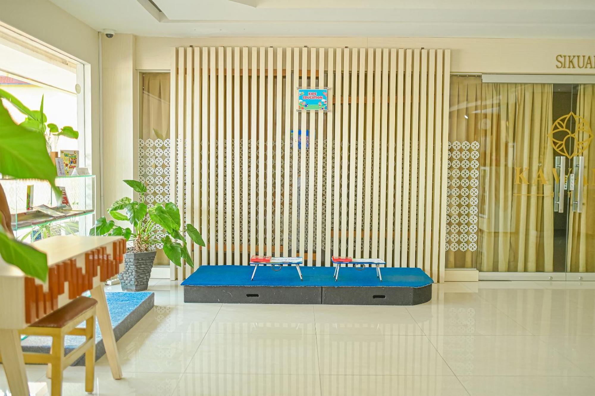 Kawana Hotel Padang  Exterior photo